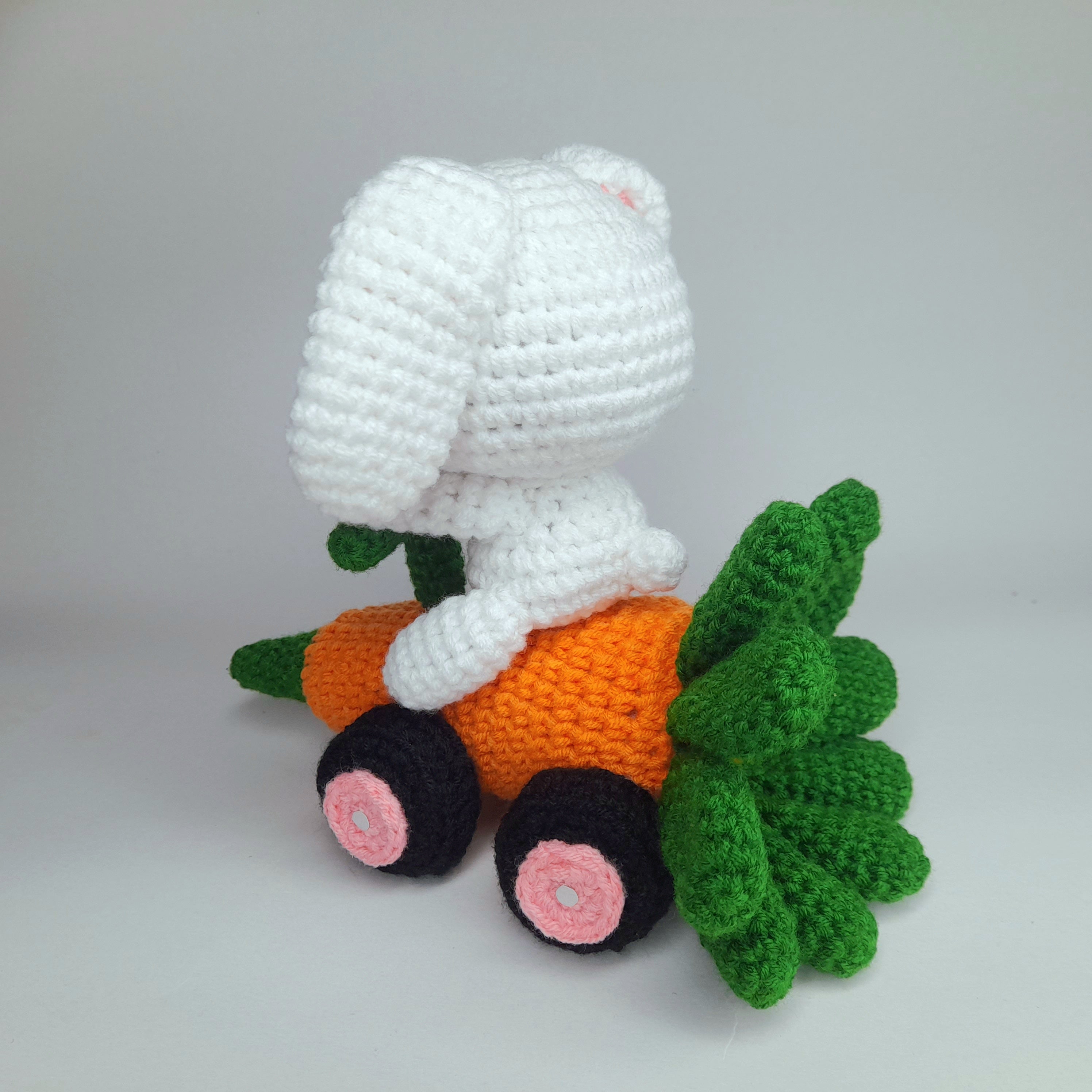 Adorable Lapin en Voiture de Carotte - Modèle de Crochet de Pâques