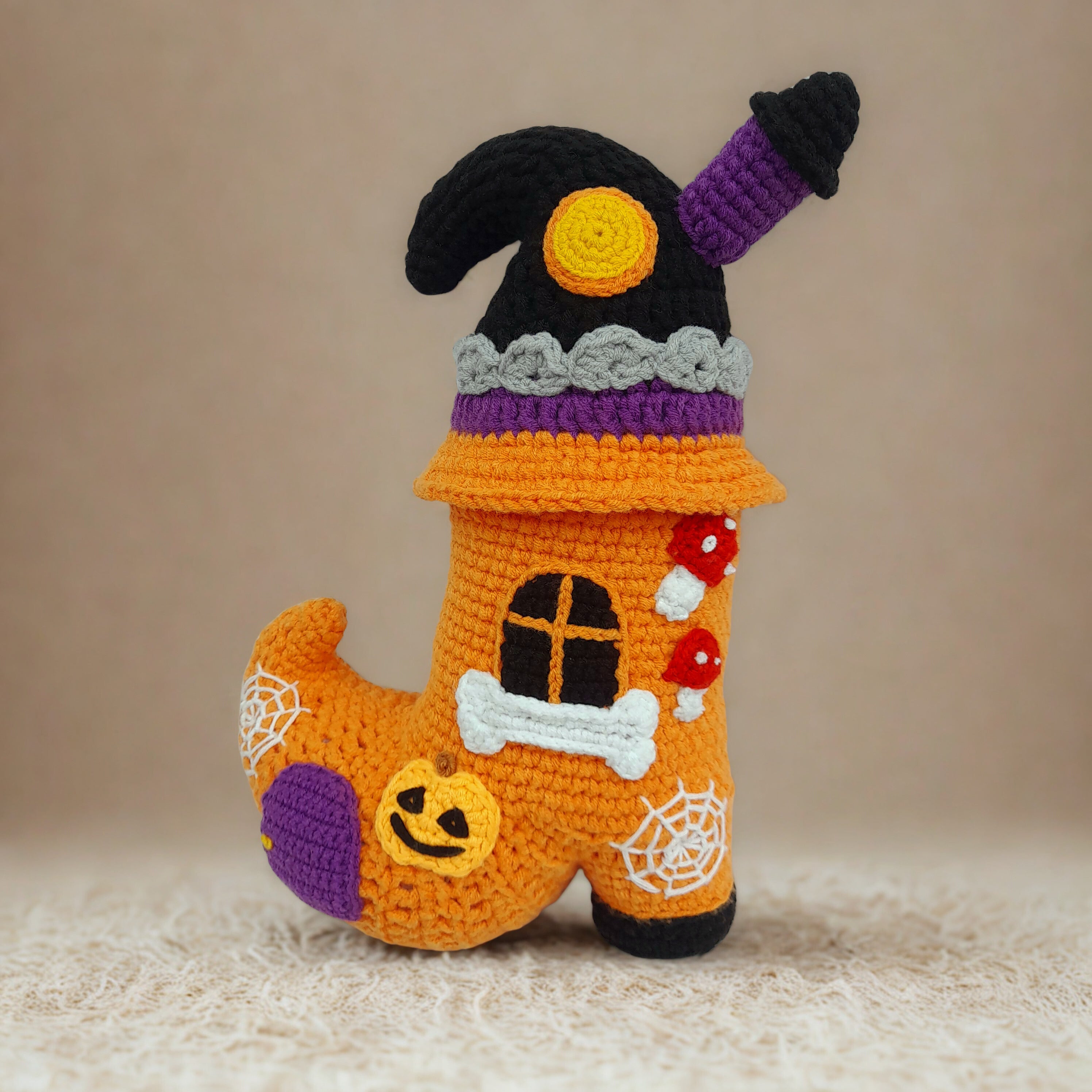 Maison-Botte de Sorcière d’Halloween - Modèle au crochet