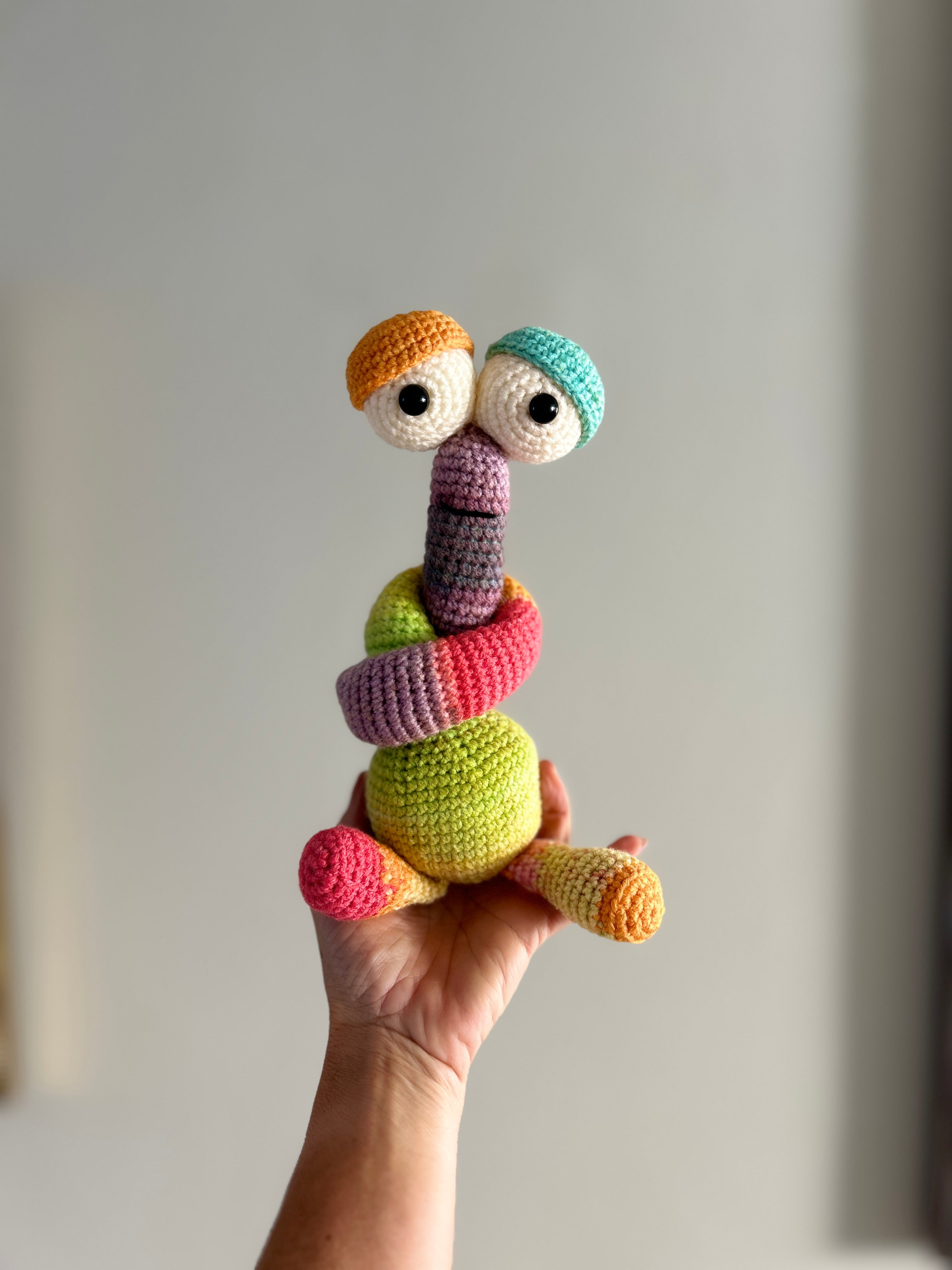 Modèle de Crochet Spirali la Chenille Colorée