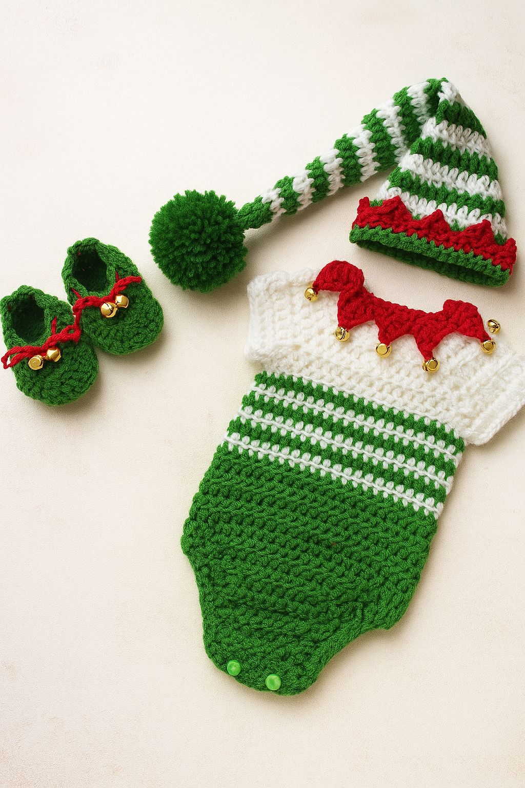 Ensemble de Noël Lutin pour Bébé - Modèle de Crochet