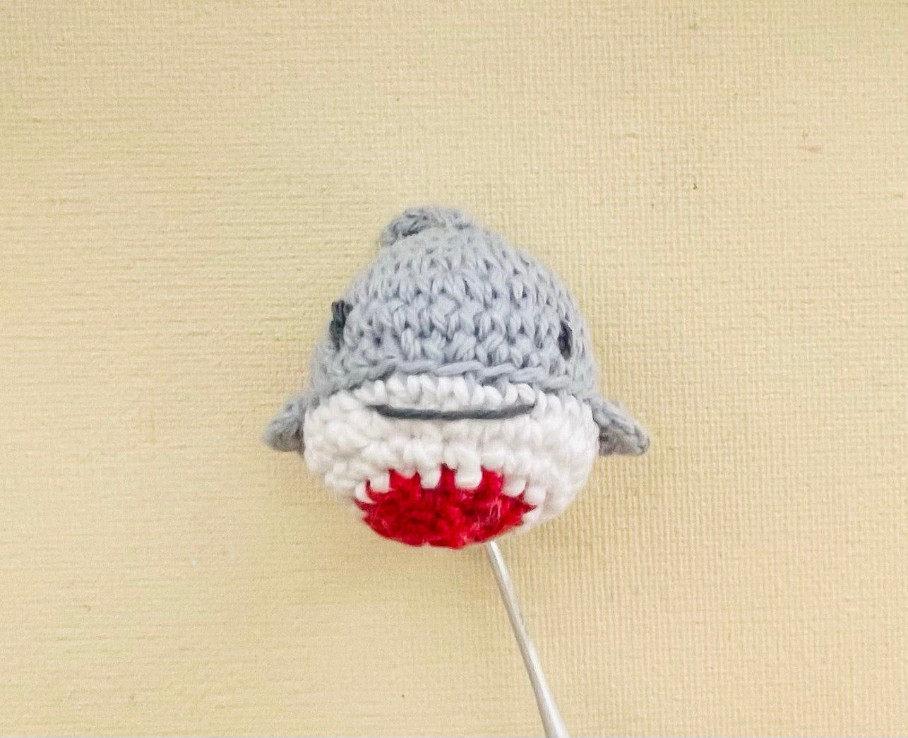 Modèle de Crochet Jeu de Requins avec Mini Requins